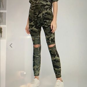 Green camo ripped terry jogger pant